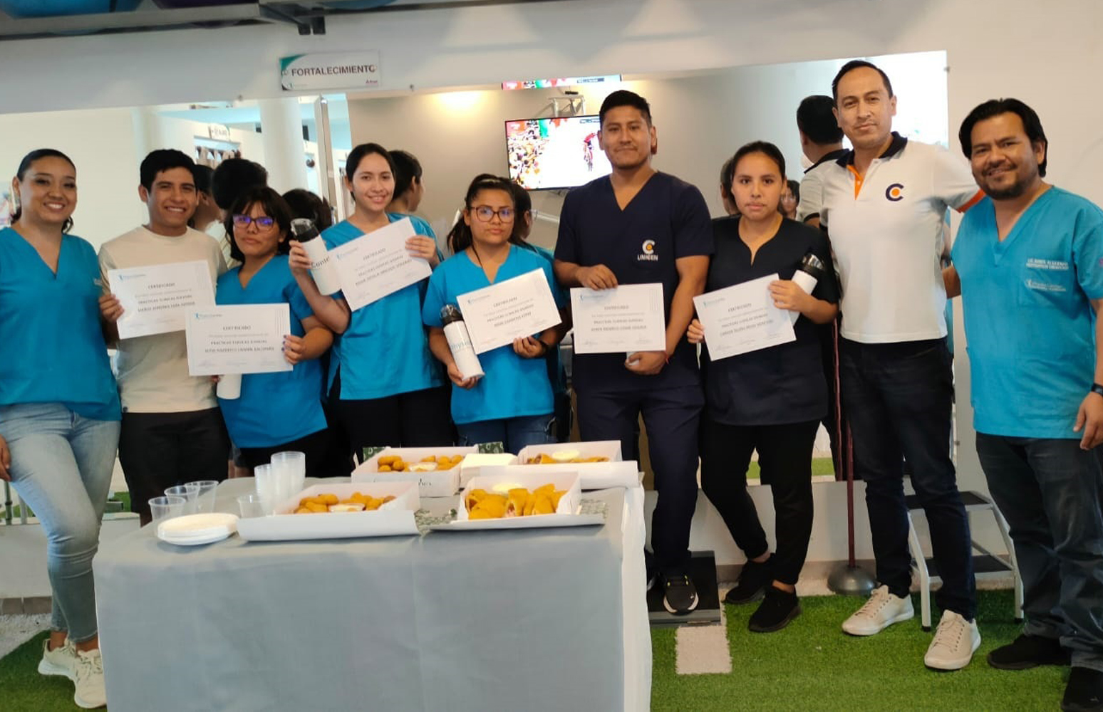 Estudiantes de Fisioterapia y Kinesiología recibieron reconocimientos de parte de Physiocenter por sus prácticas profesionales